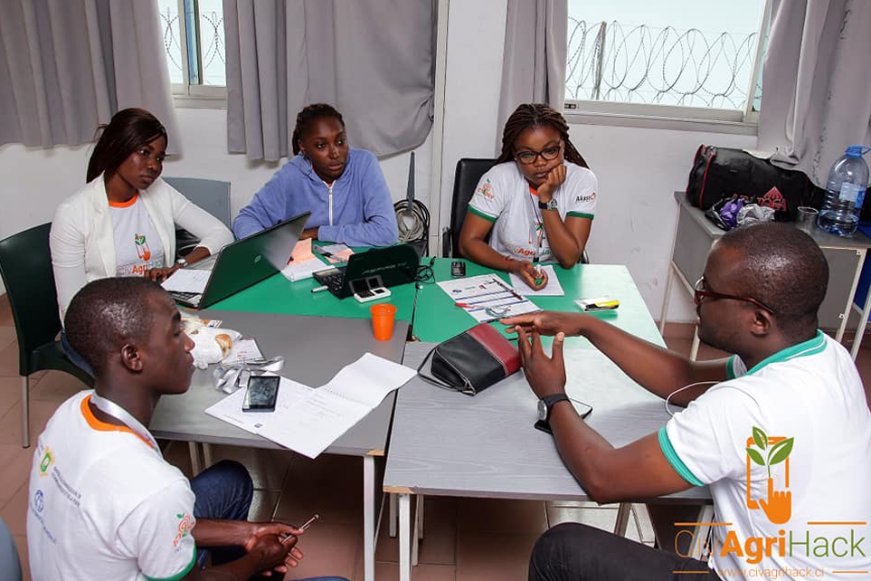 Finale régionale Civagrihack à Abidjan : les quatre équipes sélectionnées ont du pain sur la planche